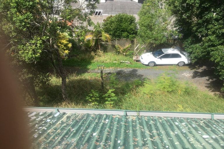 Photo of property in 28 Howard Road, Northcote, Auckland, 0627