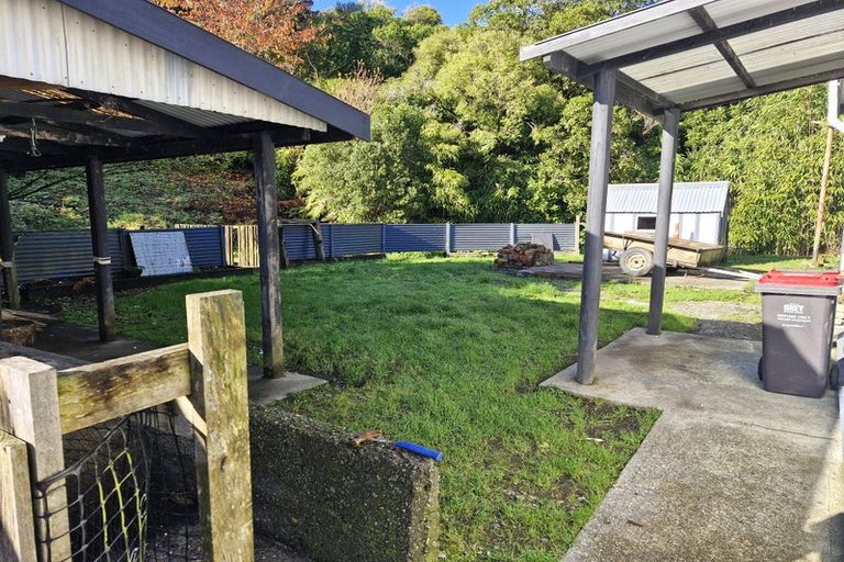 Photo of property in 8 South Street, Runanga, 7803