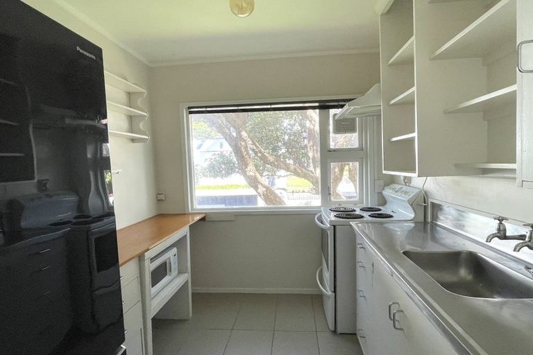 Photo of property in 3/4 Scarborough Terrace, Mount Victoria, Wellington, 6011