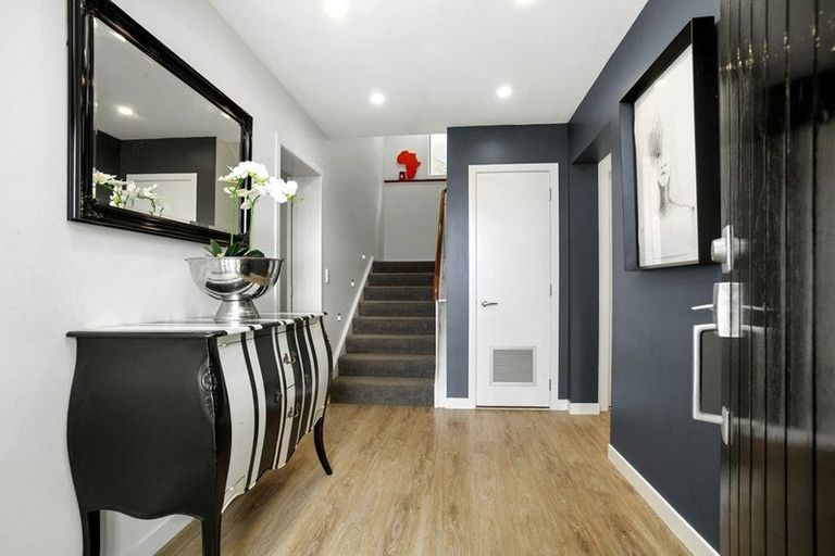 Photo of property in 96b Nicholson Road, Khandallah, Wellington, 6035