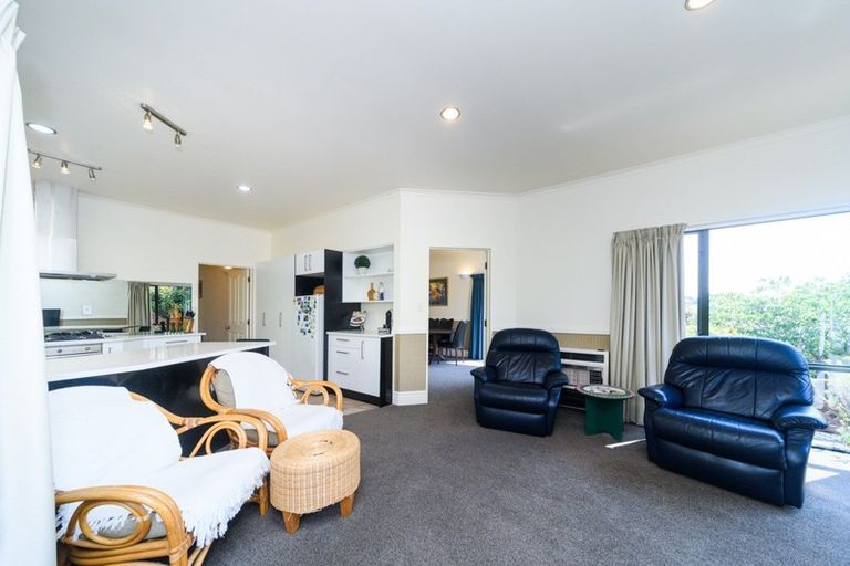 Photo of property in 5 The Strand, Fitzherbert, Palmerston North, 4410