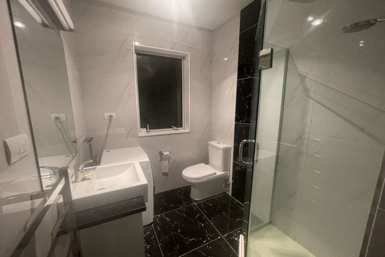 Photo of property in 60 Huntington Park Drive, Greenhithe, Auckland, 0632