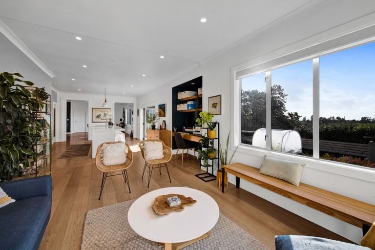 Photo of property in 561 Frankley Road, Hurworth, New Plymouth, 4371