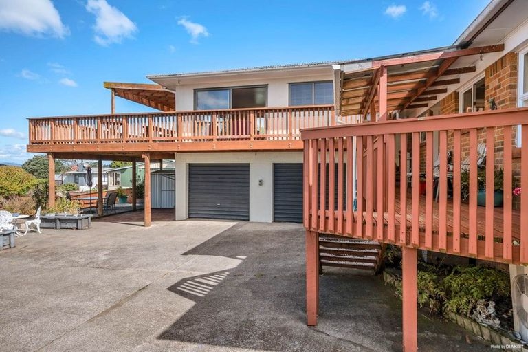 Photo of property in 6 Lucas Place, Weymouth, Auckland, 2103