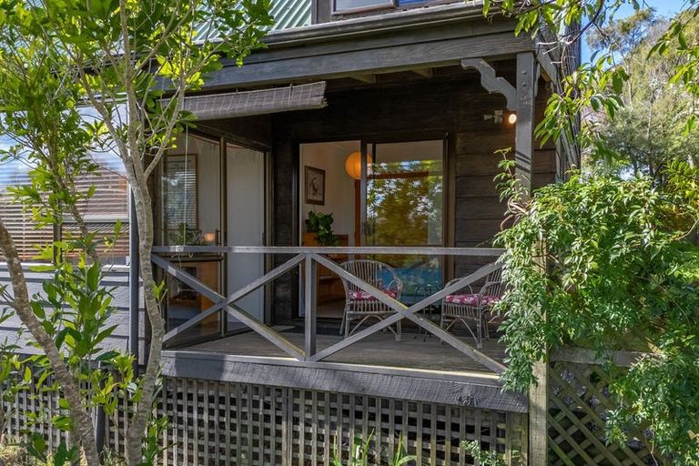 Photo of property in 25 Puriri Road, Waikanae, 5036