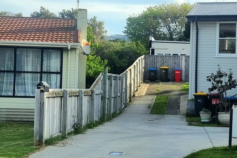 Photo of property in 95a Waiuta Street, Titahi Bay, Porirua, 5022