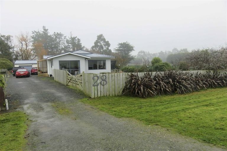 Photo of property in 28 Flemington Road, Woodlands, Invercargill, 9871