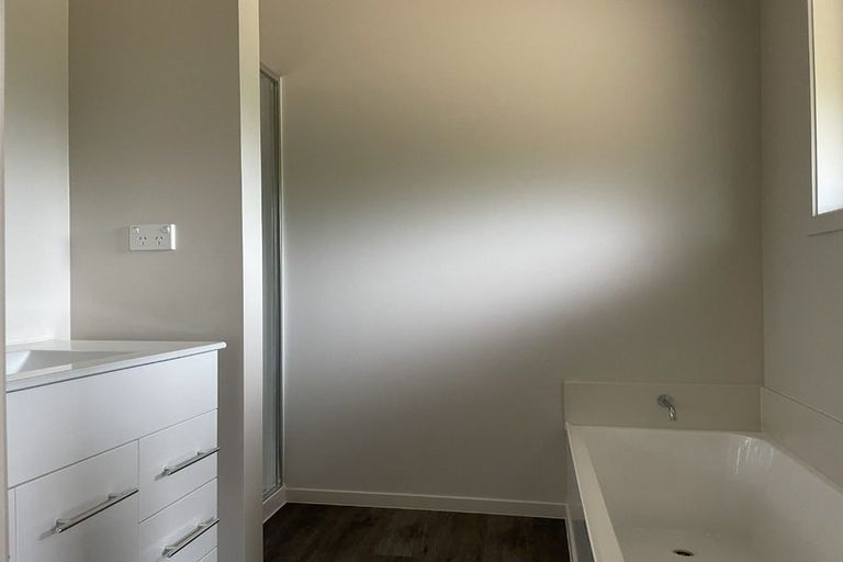 Photo of property in 30 Hill Street, Hikurangi, 0114