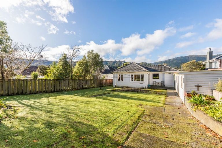 Photo of property in 17 Sharpe Crescent, Wainuiomata, Lower Hutt, 5014