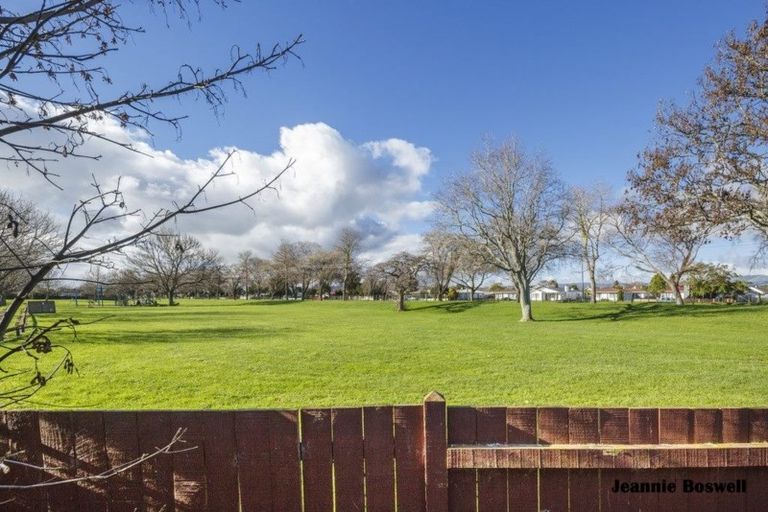 Photo of property in 37 Chippendale Crescent, Highbury, Palmerston North, 4412