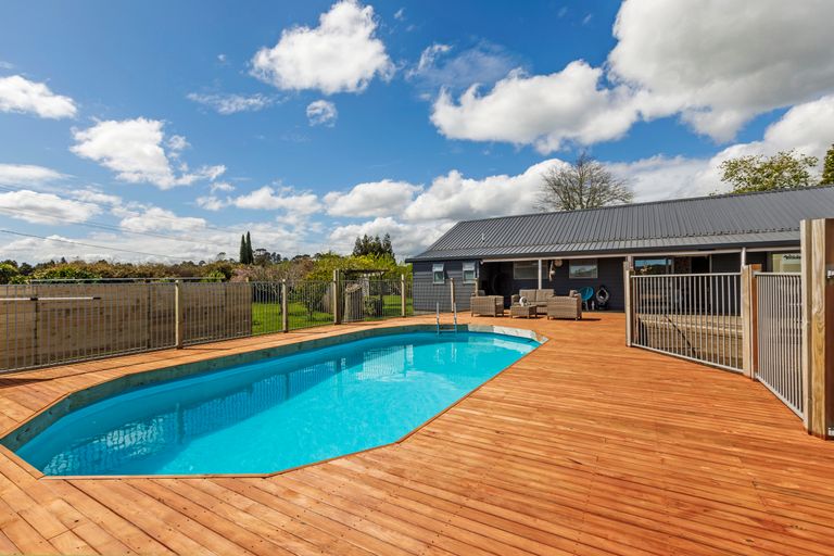 Photo of property in 515 Whitehills Road, Waitoki, Silverdale, 0994