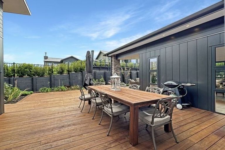 Photo of property in 8 Broadleaf Way, Kinloch, Taupo, 3377