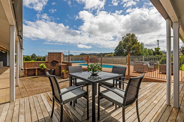 Photo of property in 515 Whitehills Road, Waitoki, Silverdale, 0994