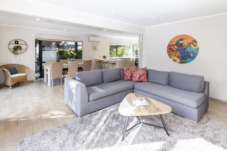 Photo of property in 2/12 Waller Avenue, Bucklands Beach, Auckland, 2012