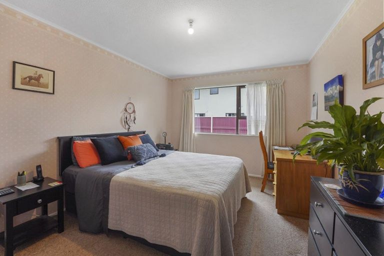 Photo of property in 35 Waddington Drive, Naenae, Lower Hutt, 5011