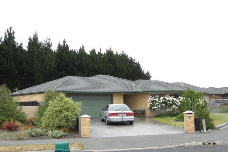 Photo of property in 25 Amoka Crescent, Parklands, Christchurch, 8083