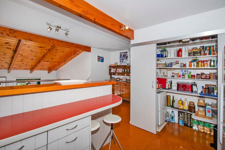 Photo of property in 25 Tapeka Road, Russell, 0202