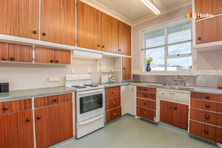 Photo of property in 57 Hargest Crescent, Saint Kilda, Dunedin, 9012
