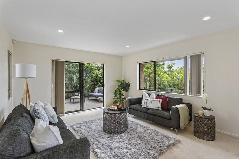 Photo of property in 59 Grovenor Drive, Orewa, 0931