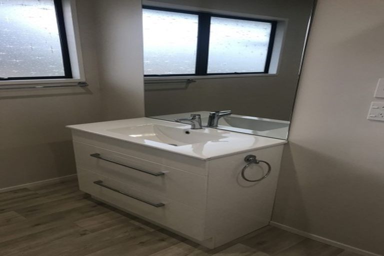 Photo of property in 83 Gilbass Avenue, Hamilton Lake, Hamilton, 3204