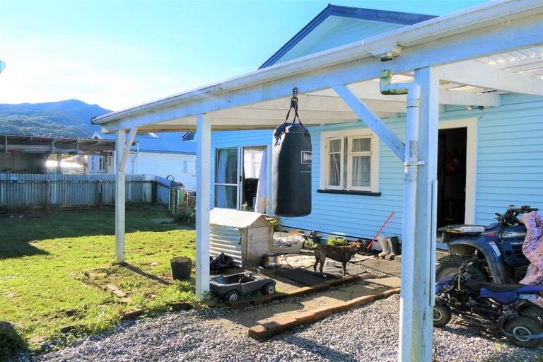 Photo of property in 48 Oxford Street, Taylorville, Greymouth, 7805