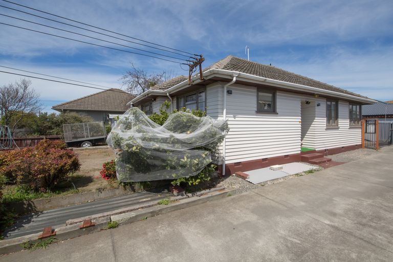 Photo of property in 230a Breezes Road, Aranui, Christchurch, 8061