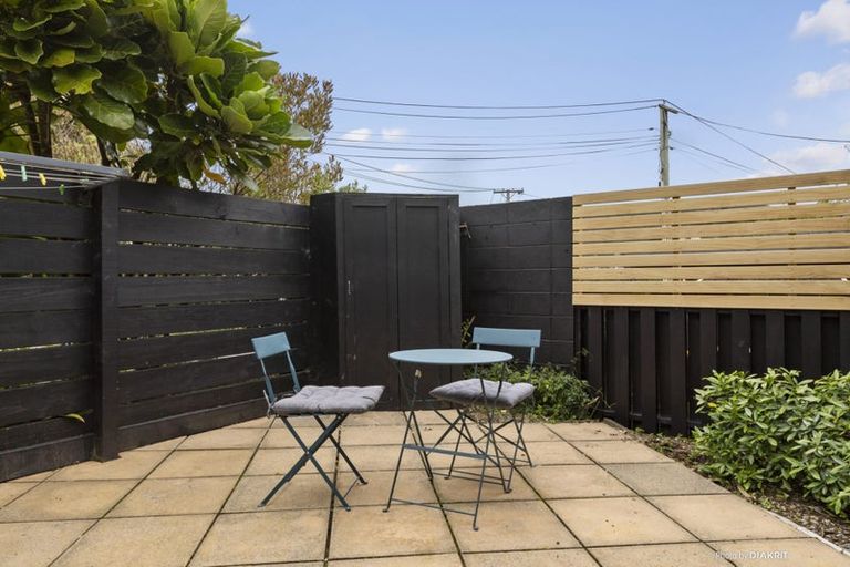 Photo of property in 97b Warwick Street, Wilton, Wellington, 6012