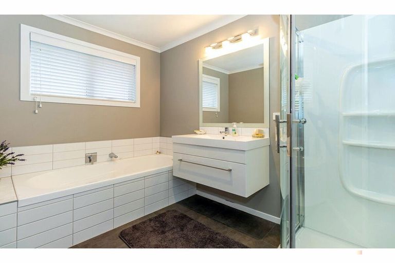 Photo of property in 16 Tancred Street, Geraldine, 7930