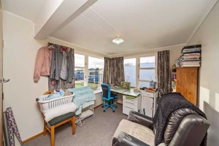 Photo of property in 6 Ngaio Place, Hawera, 4610