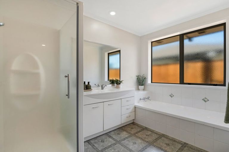 Photo of property in 14 Carrington Drive, Papamoa Beach, Papamoa, 3118