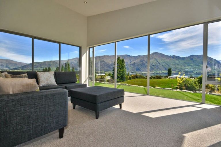 Photo of property in 7 Valley Crescent, Wanaka, 9305