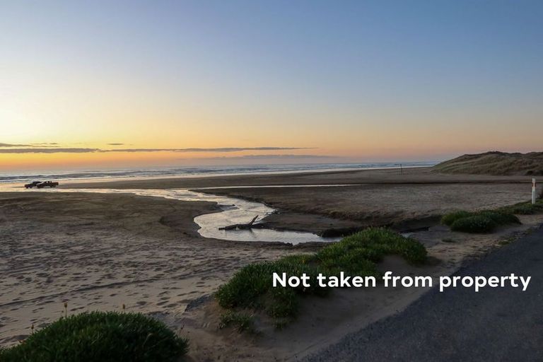 Photo of property in 45 Marine Drive, Te Kopuru, Dargaville, 0371