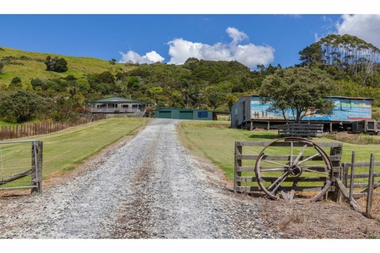 Photo of property in 573 Rahuikiri Road, Tomarata, Wellsford, 0974