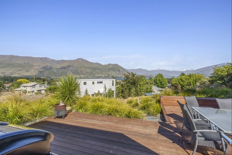 Photo of property in 9 Mulberry Lane, Wanaka, 9305