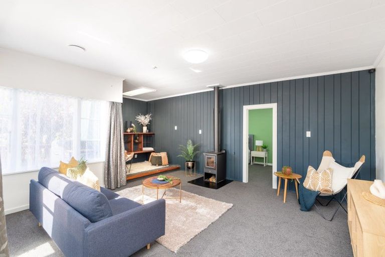 Photo of property in 20 Jocelyn Crescent, Pinehaven, Upper Hutt, 5019