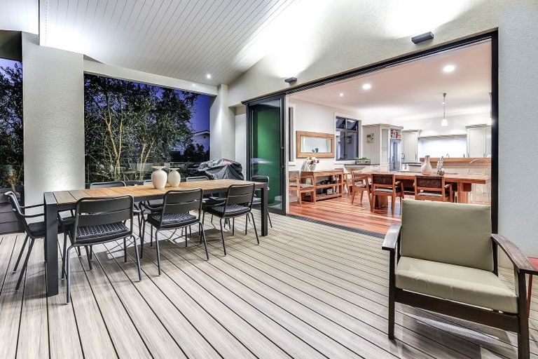 Photo of property in 145 Lake Crescent, Hamilton Lake, Hamilton, 3204