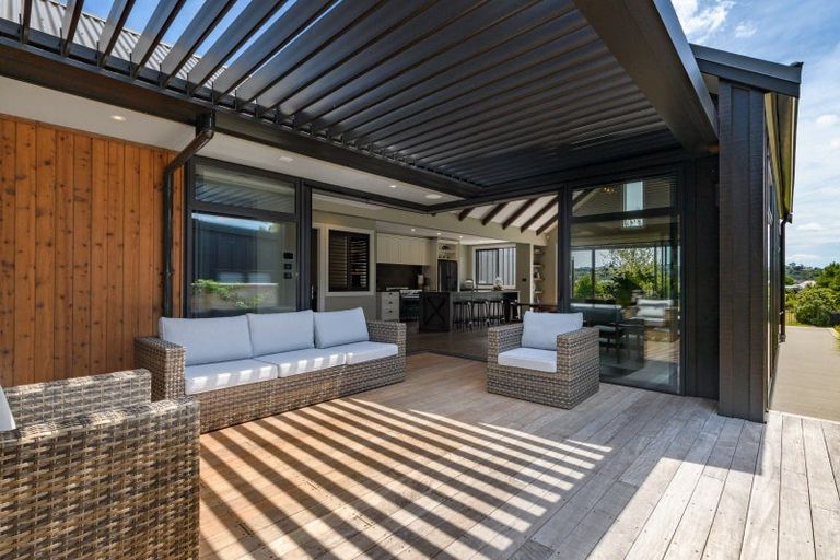 Photo of property in 158 Lakes Boulevard, Pyes Pa, Tauranga, 3112