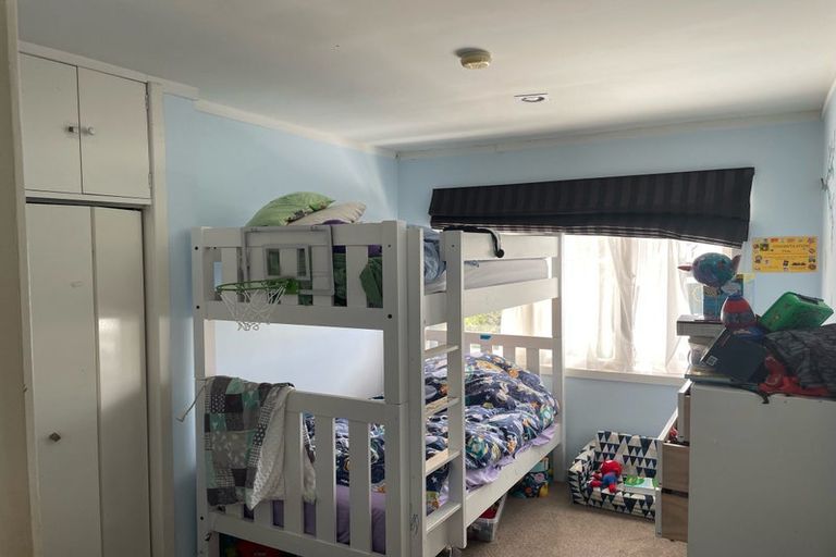 Photo of property in 32 Golf Road, New Lynn, Auckland, 0600