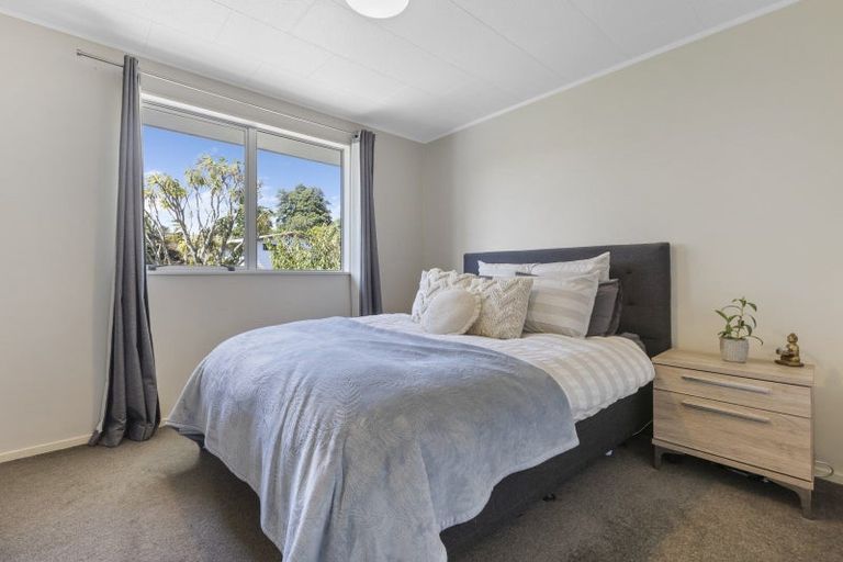 Photo of property in 73 Heta Road, Highlands Park, New Plymouth, 4312