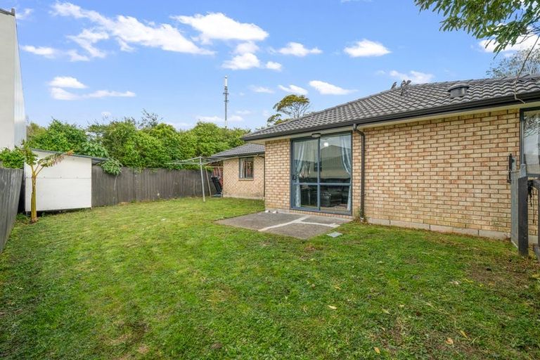 Photo of property in 29 Woodbank Drive, Glen Eden, Auckland, 0602