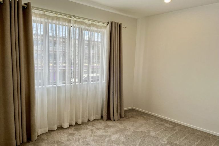 Photo of property in 1 Faithful Drive, Karaka, Papakura, 2113