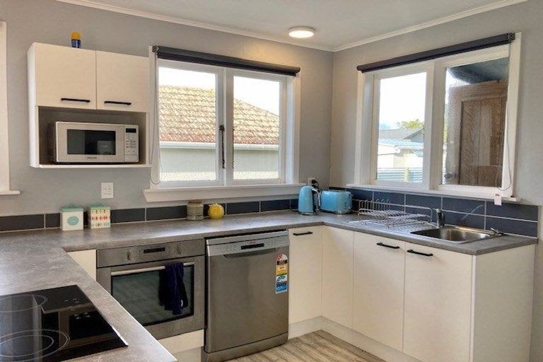 Photo of property in 6 Insley Street, Mangawhai, 0505