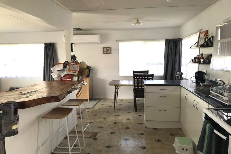 Photo of property in 8 Yorke Road, Haruru, 0204