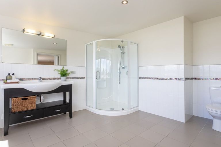 Photo of property in 49b Ngatai Road, Otumoetai, Tauranga, 3110