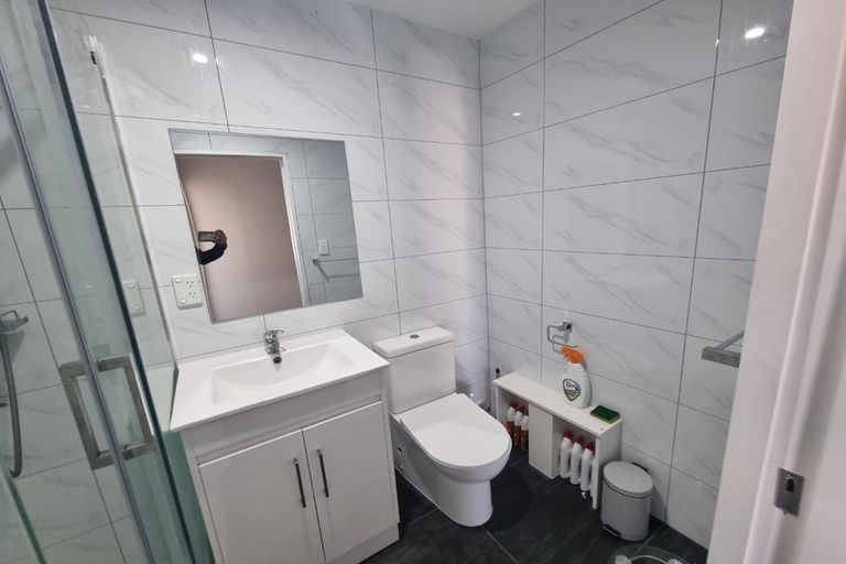 Photo of property in 54 Redoubt Road, Clover Park, Auckland, 2105