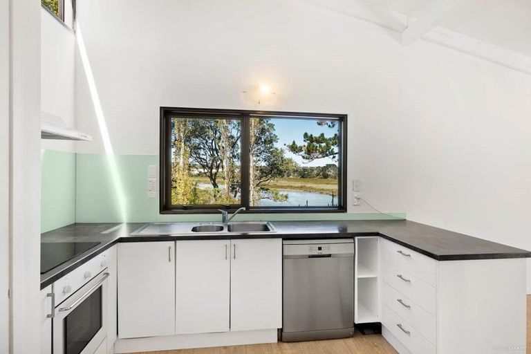 Photo of property in 230 Manuka Road, Bayview, Auckland, 0629