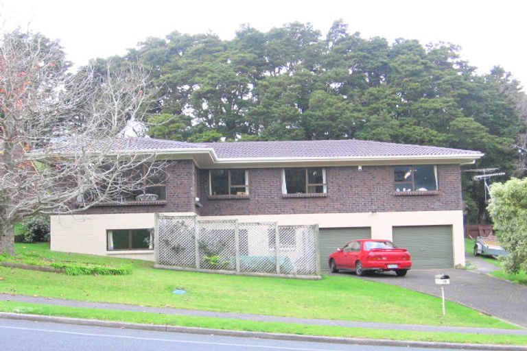 Photo of property in 15 Eugenia Rise, Totara Heights, Auckland, 2105