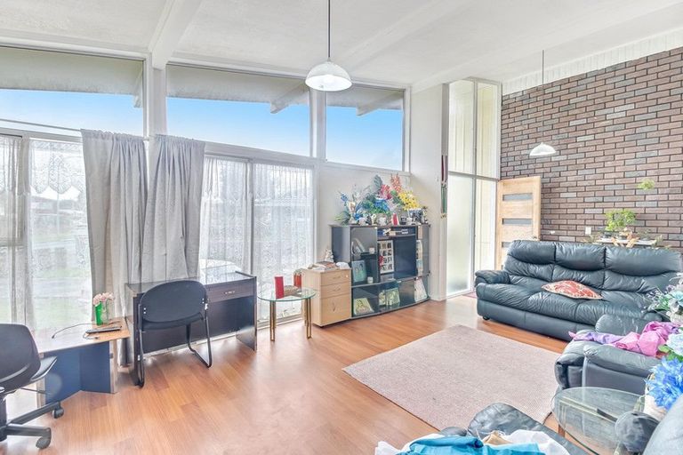 Photo of property in 24 Orly Avenue, Mangere, Auckland, 2022