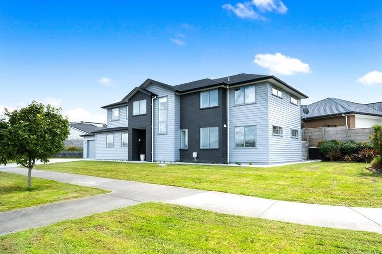 Photo of property in 20 Huarahi Pai Road, Huapai, Kumeu, 0810