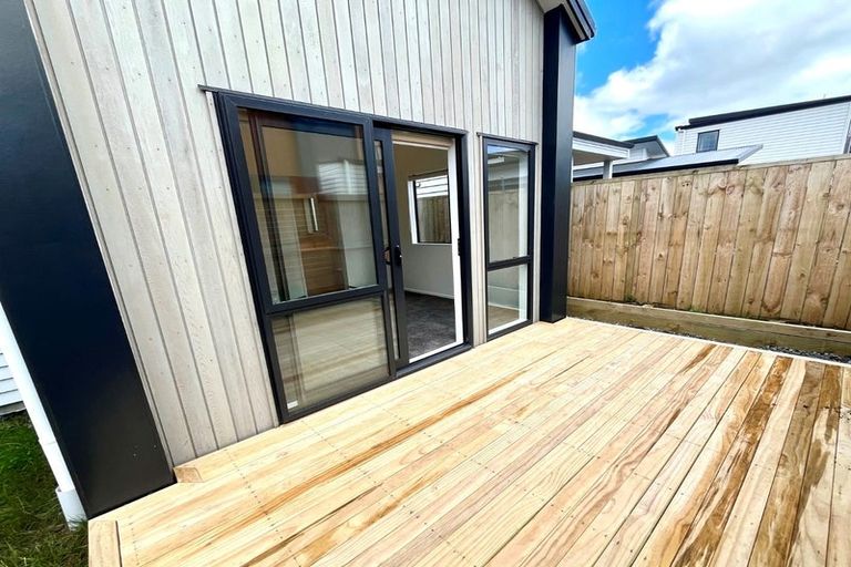 Photo of property in 50 Clayden Shuttleworth Street, Papakura, 2110